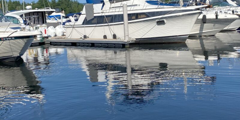 1985 Carver Mariner 36